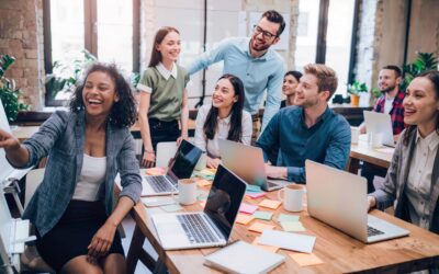 Gestes et postures en entreprise : formation ou sensibilisation, que choisir ?